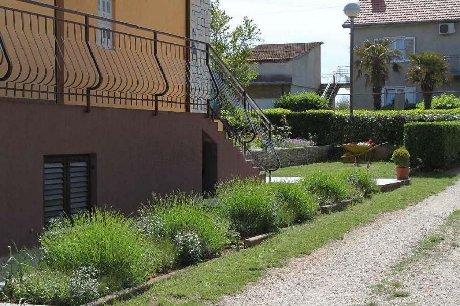 פאז'אנה Apartment Suzy With Private Parking מראה חיצוני תמונה